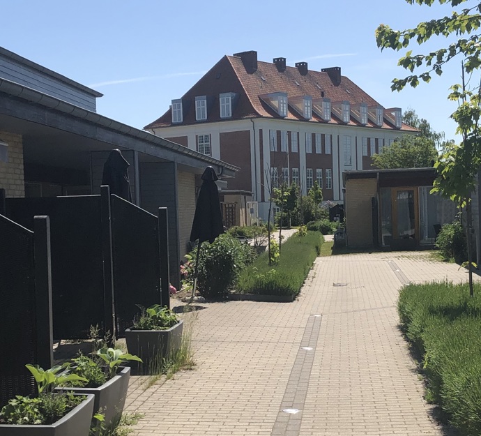 Haver og stier mellem bygninger